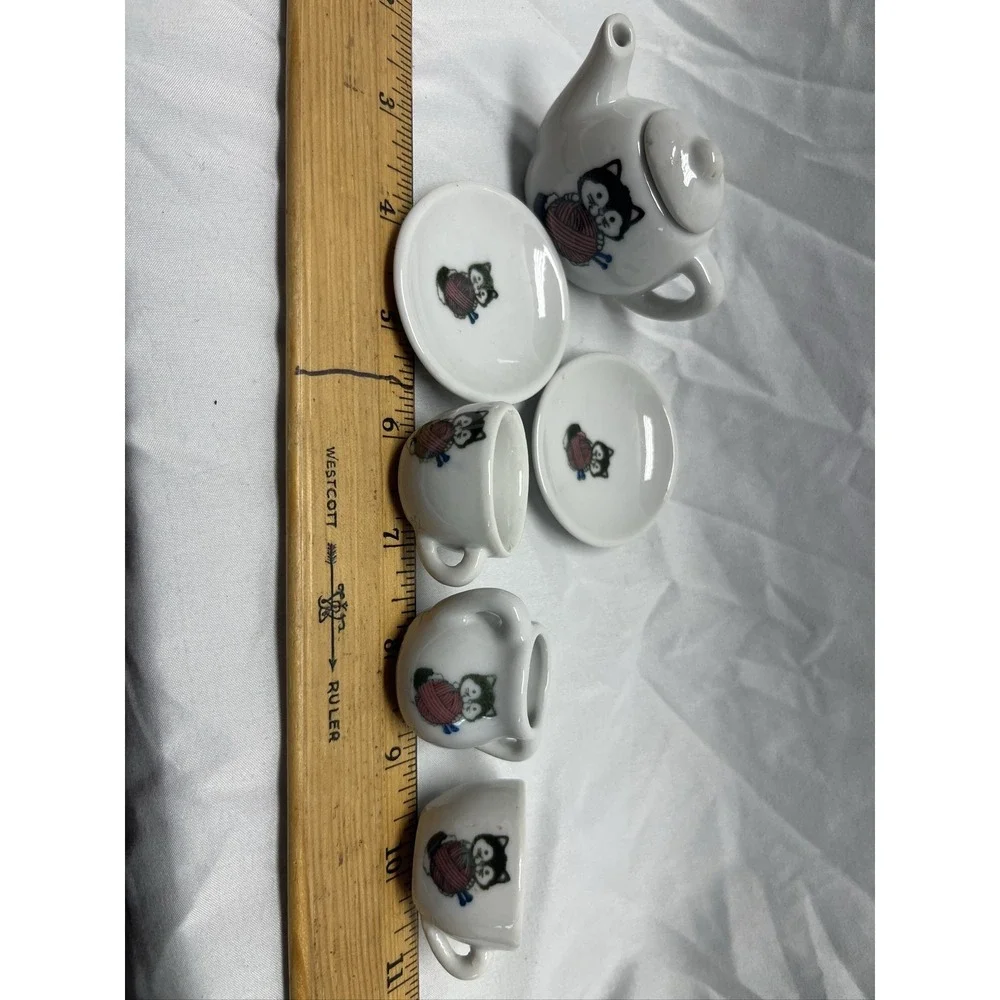 Miniature Porcelain Tea‎ Set Japan Cat with Yarn Teapot Cups Saucers